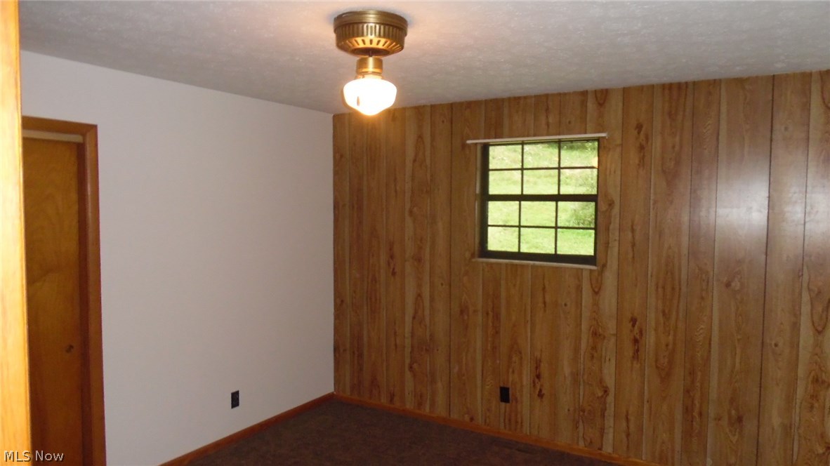 1071 Congress Road Belpre, OH 45714 - Photo 5 of 10 bedroom