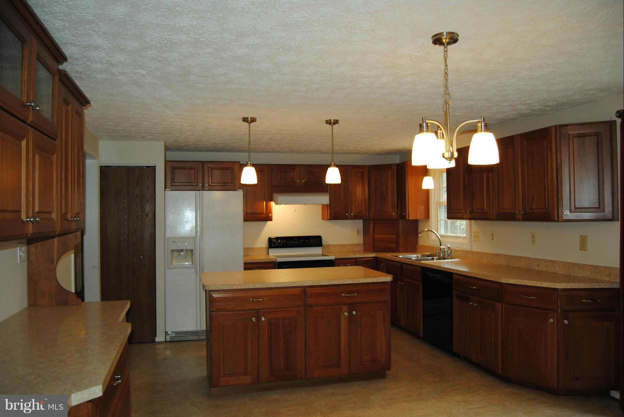 26875 Three Notch Road Mechanicsville, MD 20659 - Photo 9 of 29 Kitchen