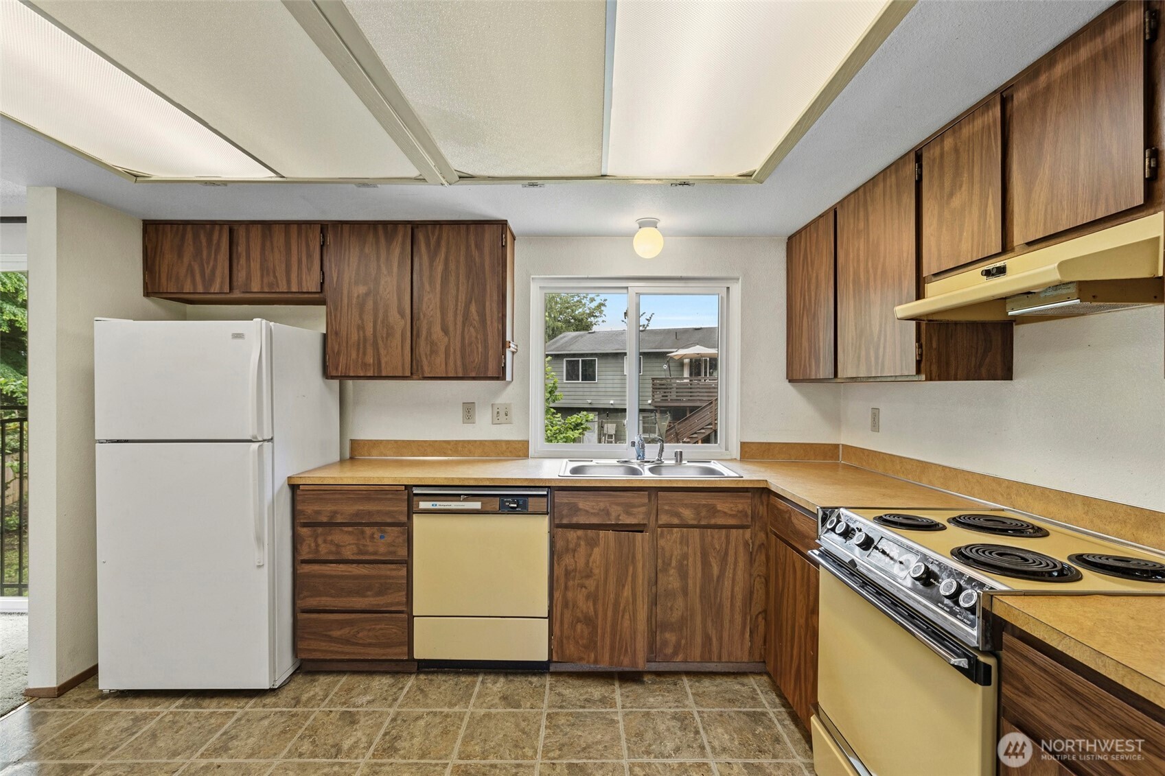 2706 164th Place Southeast Bothell, WA 98012 - Photo 2 of 39
