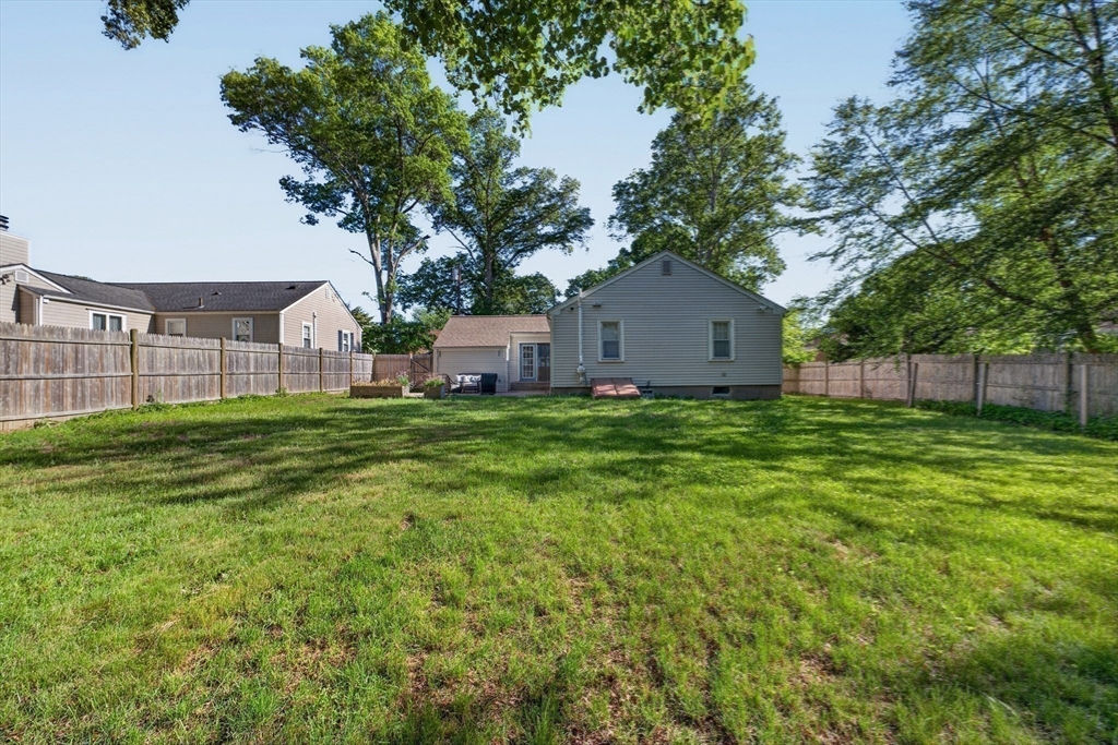 9 Milton Road Barrington, RI 02806 - Photo 37 of 42