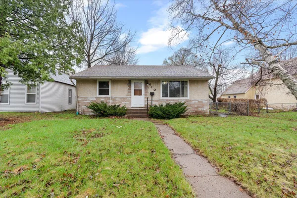 $184,900 | 610 F Street Northeast, Brainerd, MN 56401