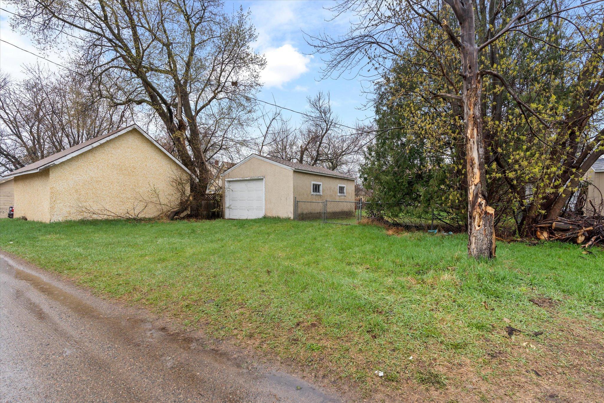 610 F Street Northeast Brainerd, MN 56401 - Photo 3 of 28