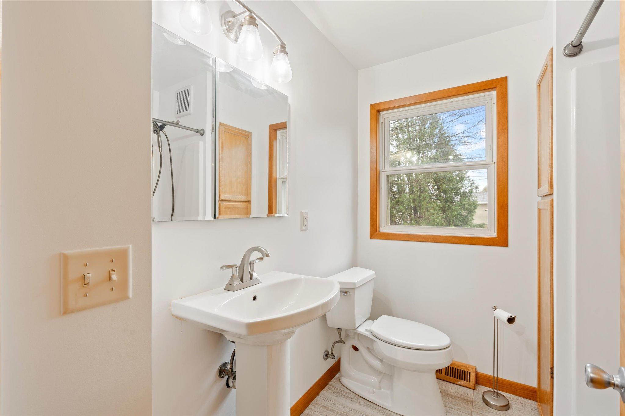 610 F Street Northeast Brainerd, MN 56401 - Photo 10 of 28