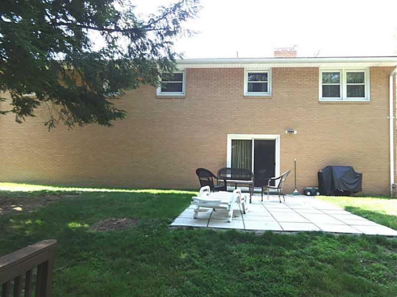 219 Lytton Road Coraopolis, PA 15108 - Photo 24 of 25 Exterior Back.