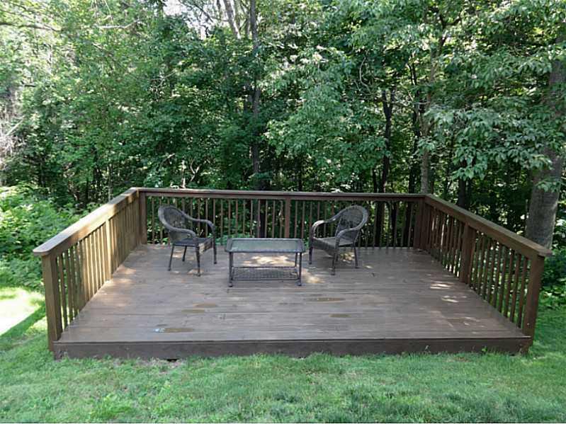 219 Lytton Road Coraopolis, PA 15108 - Photo 25 of 25 Patio/Deck.