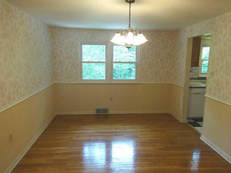 219 Lytton Road Coraopolis, PA 15108 - Photo 5 of 25 Dining Room.
