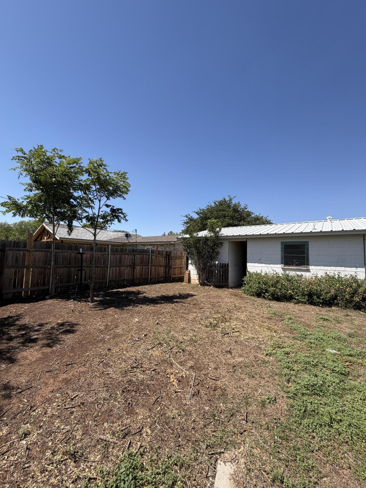 203 53rd Street Lubbock, TX 79404 - Photo 10 of 10 Backyard