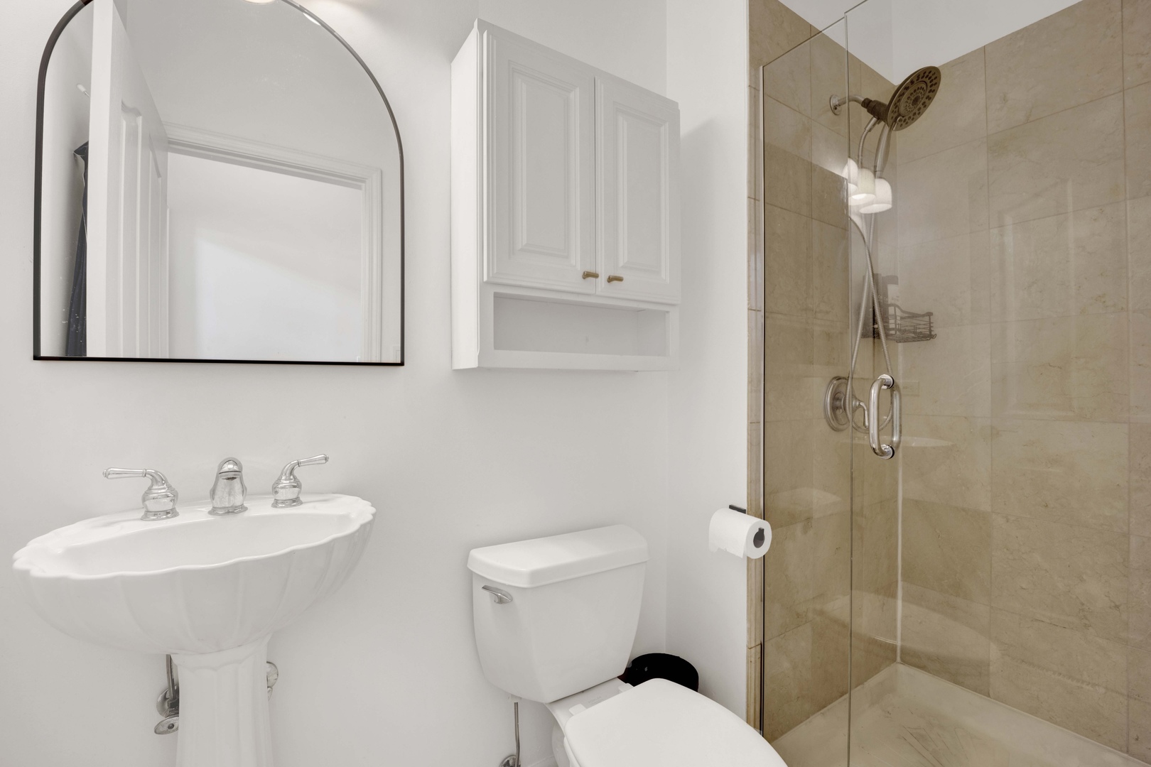 856 West Buckingham Place, Unit 3SW Chicago, IL 60657 - Photo 17 of 23 a bathroom with a toilet sink and mirror