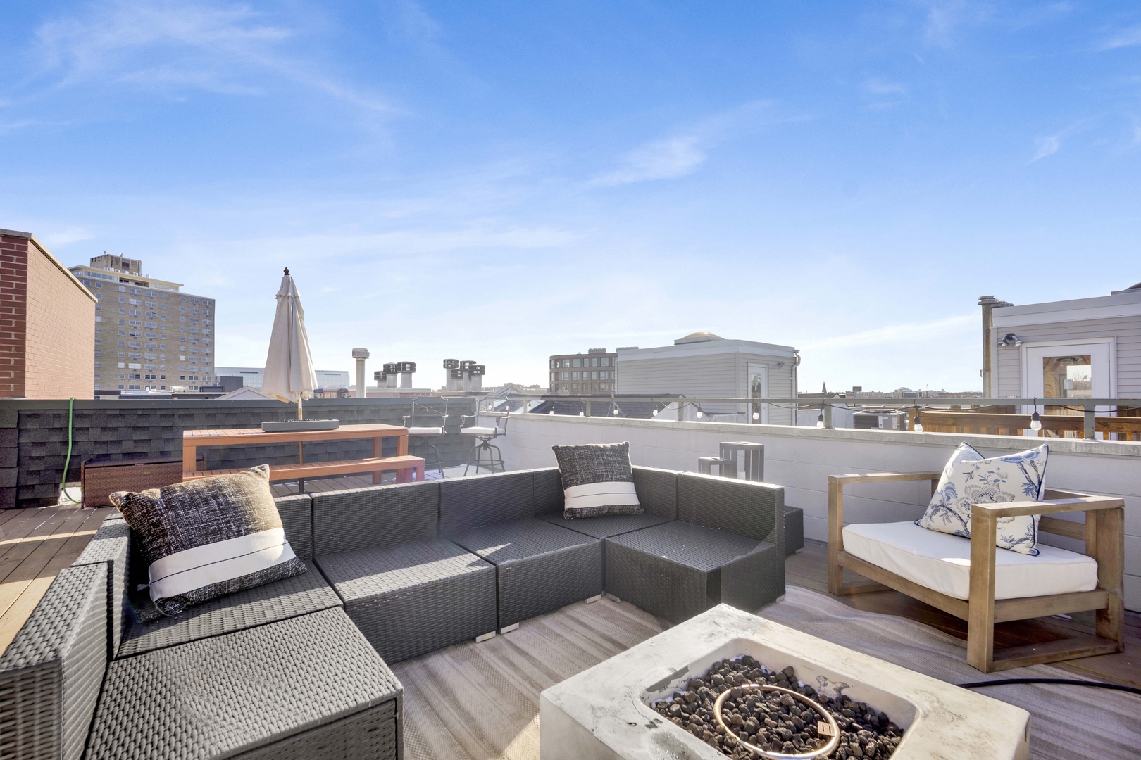 856 West Buckingham Place, Unit 3SW Chicago, IL 60657 - Photo 21 of 23