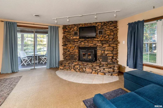 $499,000 | 135 Oak Circle, Goreville, IL 62939