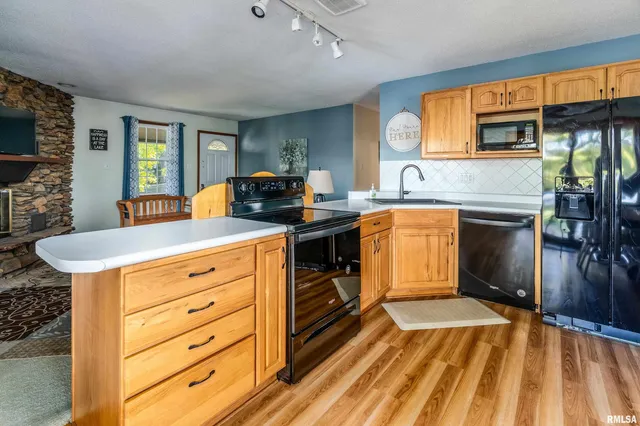 $499,000 | 135 Oak Circle, Goreville, IL 62939