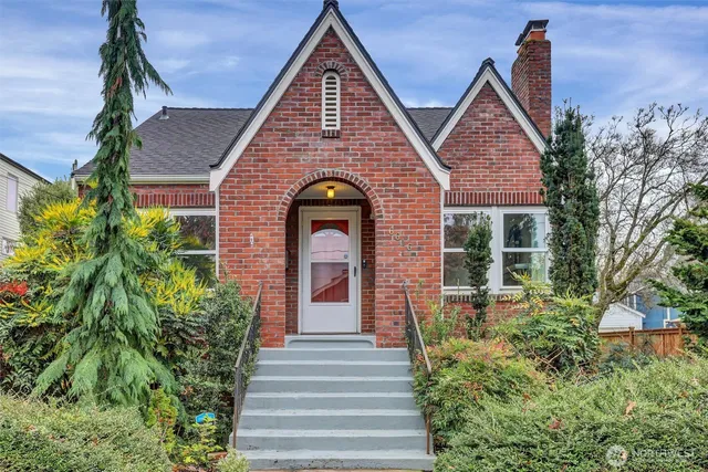 $1,100,000 | 6616 Flora Avenue South, Seattle, WA 98108