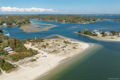 $1,599,000 | 480 Eastwood Drive, Cutchogue, NY 11935