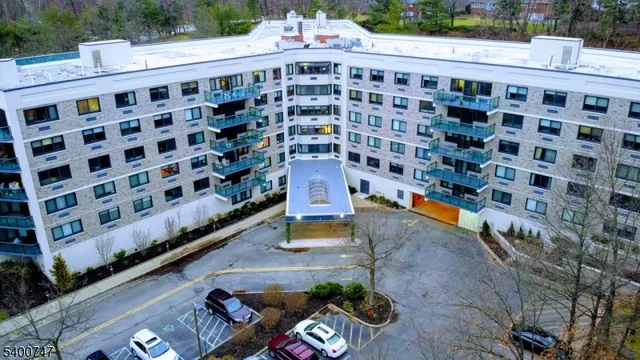 $265,000 | 609 West South Orange Avenue, Unit 6P, Maplewood, NJ 07040