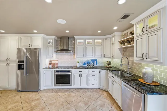 $735,000 | 2000 Lakehill Court, Arlington, TX 76012