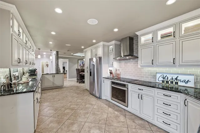 $745,000 | 2000 Lakehill Court, Arlington, TX 76012