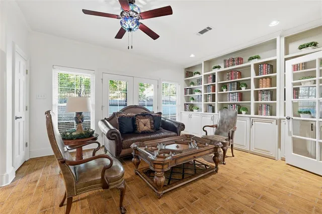 $745,000 | 2000 Lakehill Court, Arlington, TX 76012