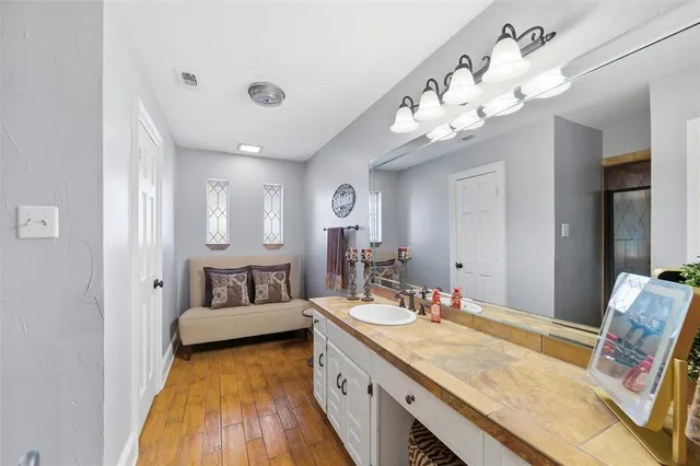 $735,000 | 2000 Lakehill Court, Arlington, TX 76012