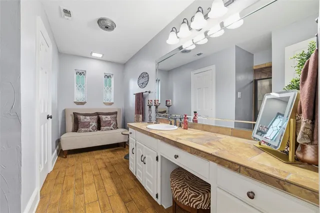 $745,000 | 2000 Lakehill Court, Arlington, TX 76012