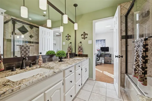 $745,000 | 2000 Lakehill Court, Arlington, TX 76012