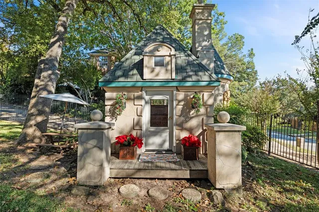 $745,000 | 2000 Lakehill Court, Arlington, TX 76012