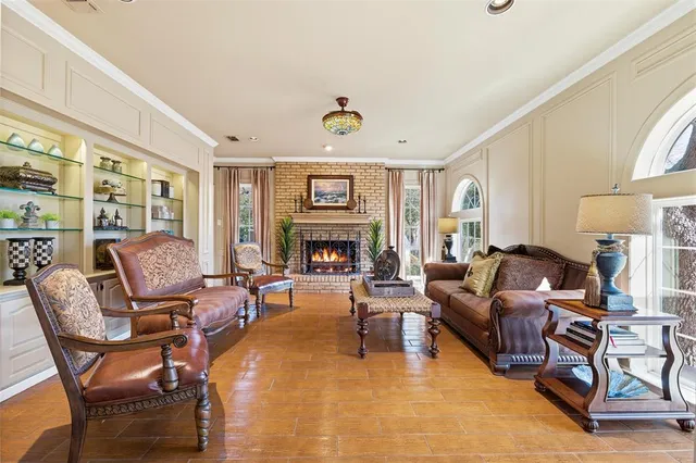 $735,000 | 2000 Lakehill Court, Arlington, TX 76012