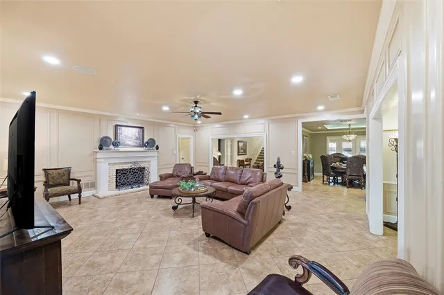 $735,000 | 2000 Lakehill Court, Arlington, TX 76012