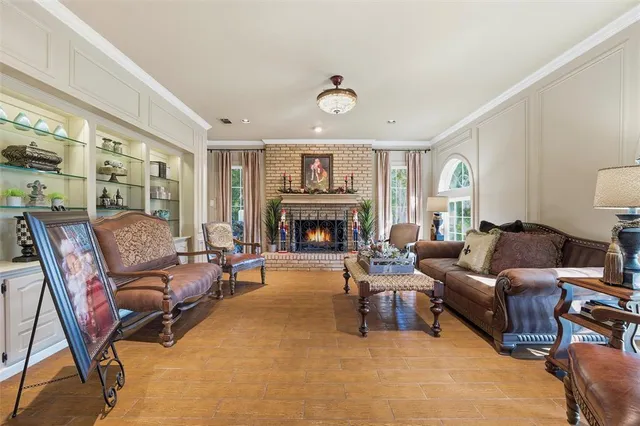 $745,000 | 2000 Lakehill Court, Arlington, TX 76012