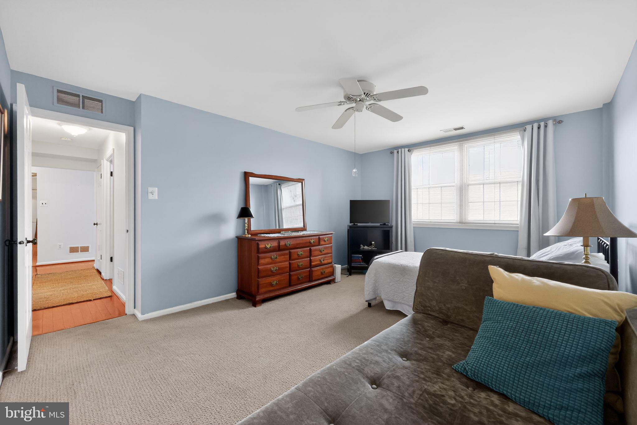 213 Haddonfield Cmns, Unit 213 Haddonfield, NJ 08033 - Photo 21 of 35 Serene blue-hued bedroom retreat.