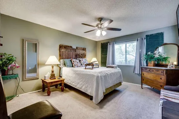 $1,250 | 12602 North 105th Avenue, Sun City, AZ 85351