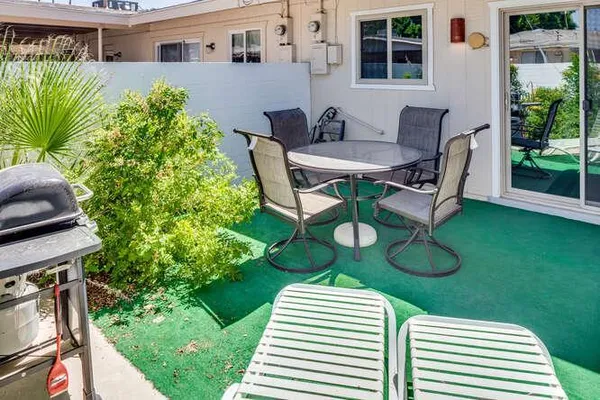 $1,250 | 12602 North 105th Avenue, Sun City, AZ 85351