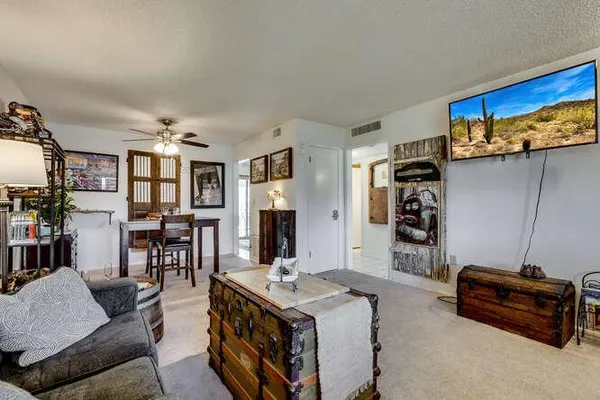 $1,250 | 12602 North 105th Avenue, Sun City, AZ 85351