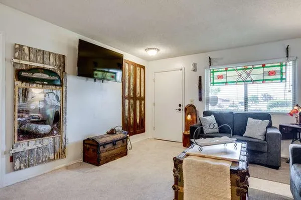 $1,250 | 12602 North 105th Avenue, Sun City, AZ 85351