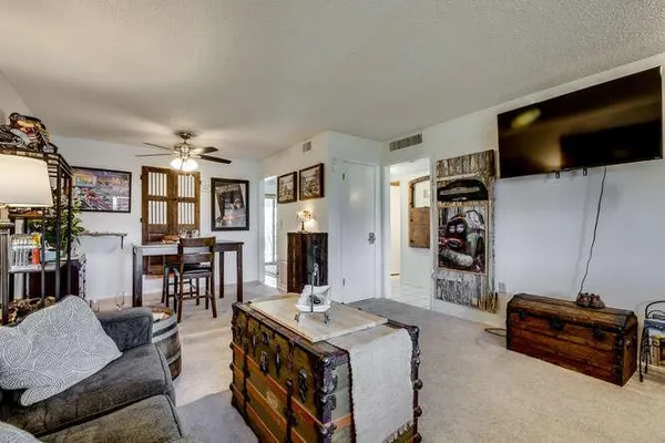 $1,250 | 12602 North 105th Avenue, Sun City, AZ 85351