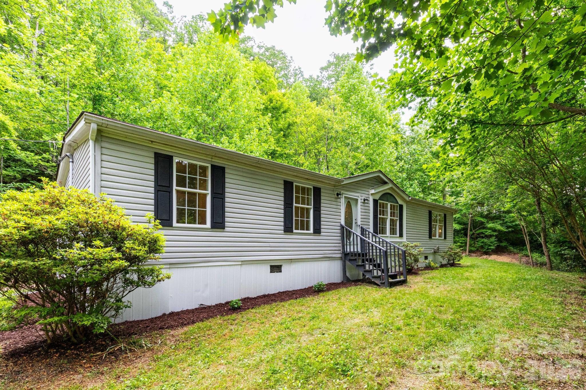 61 Blue Mountain Road Fairview, NC 28730 - Photo 2 of 26