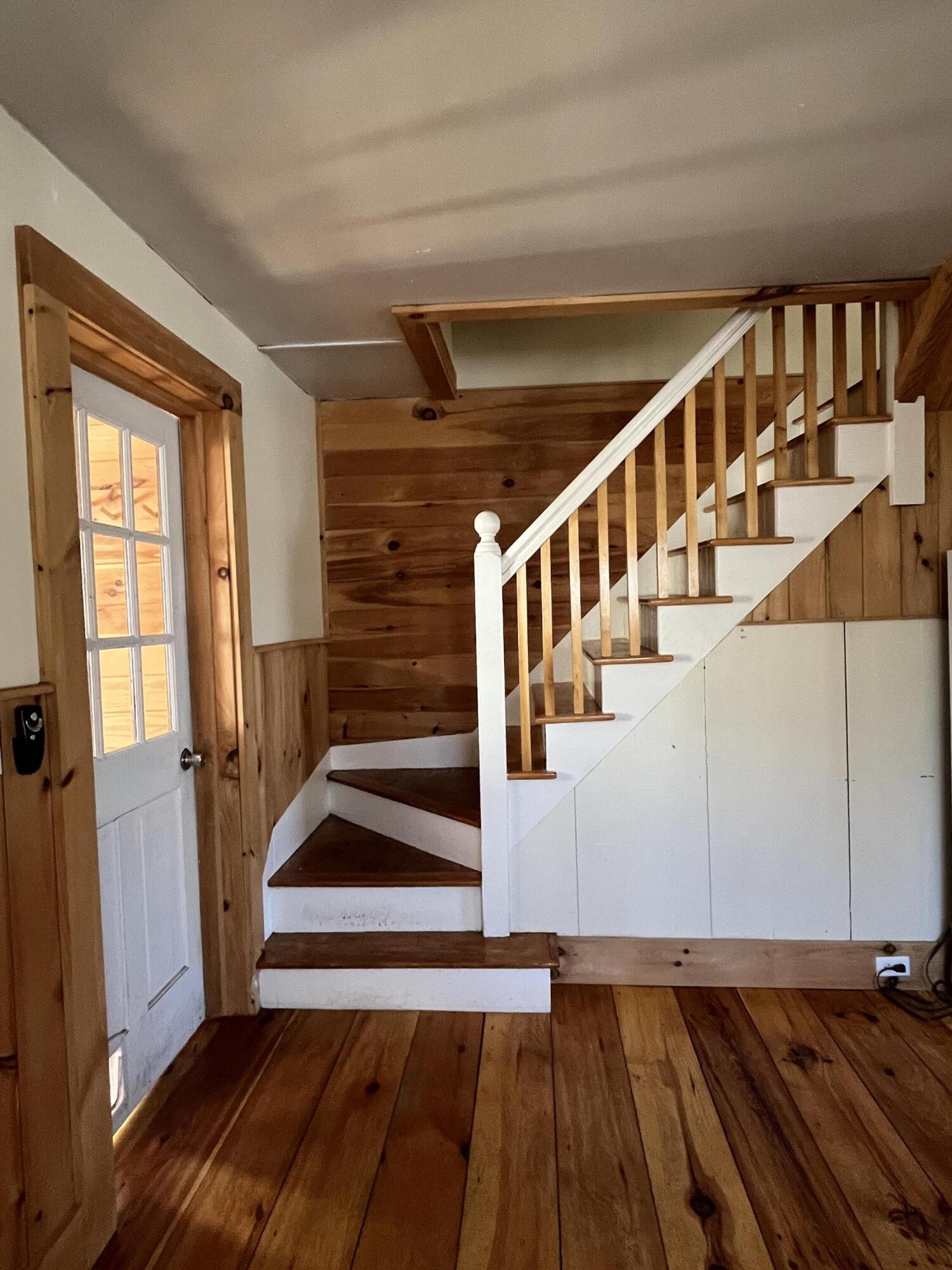 13 Lincoln Street Millinocket, ME 04462 - Photo 17 of 30 entrystaircase