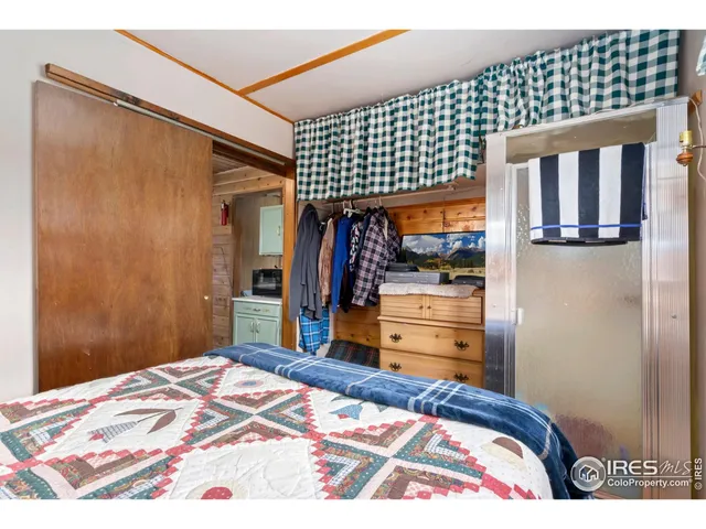 a view of walk in closet