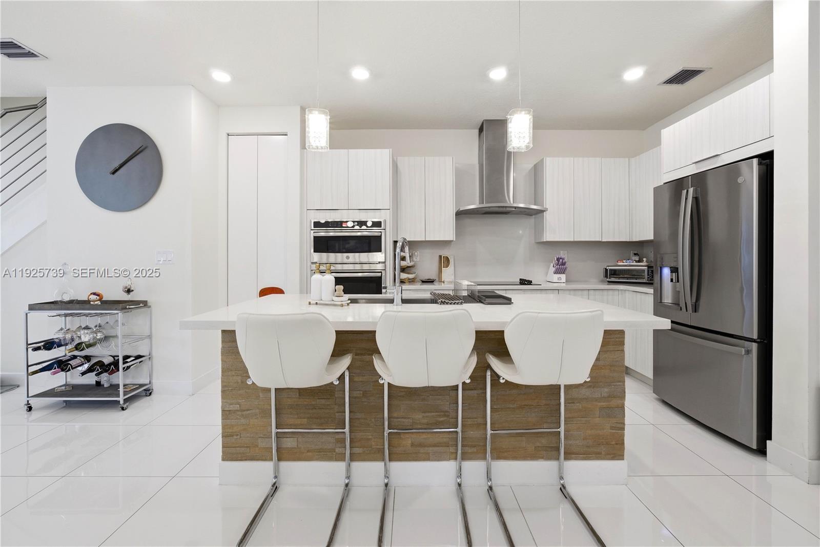 6611 Northwest 102nd Path Doral, FL 33178 - Photo 12 of 45