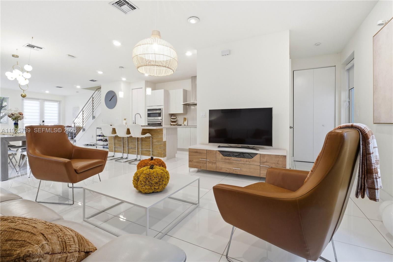 6611 Northwest 102nd Path Doral, FL 33178 - Photo 18 of 45