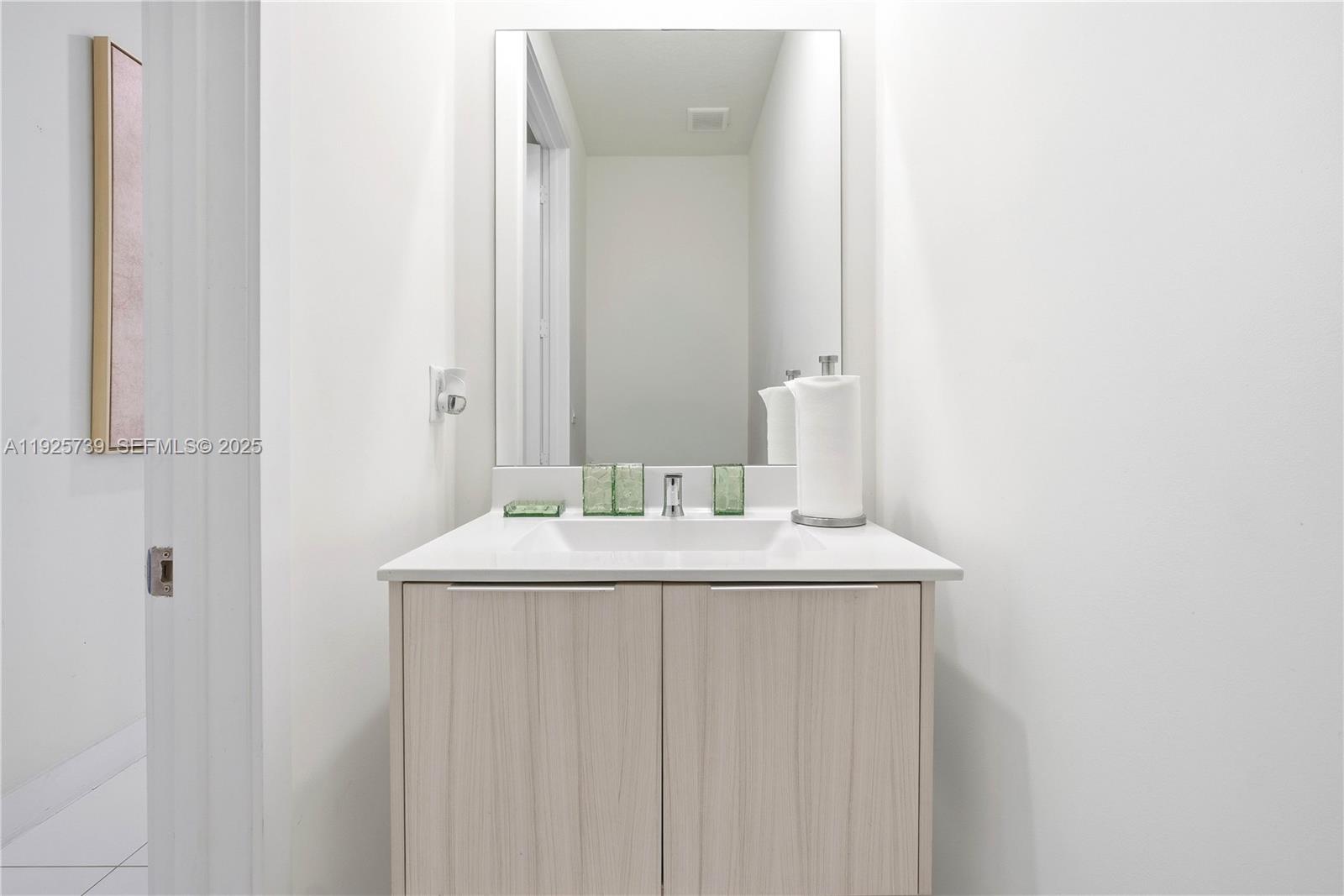 6611 Northwest 102nd Path Doral, FL 33178 - Photo 19 of 45