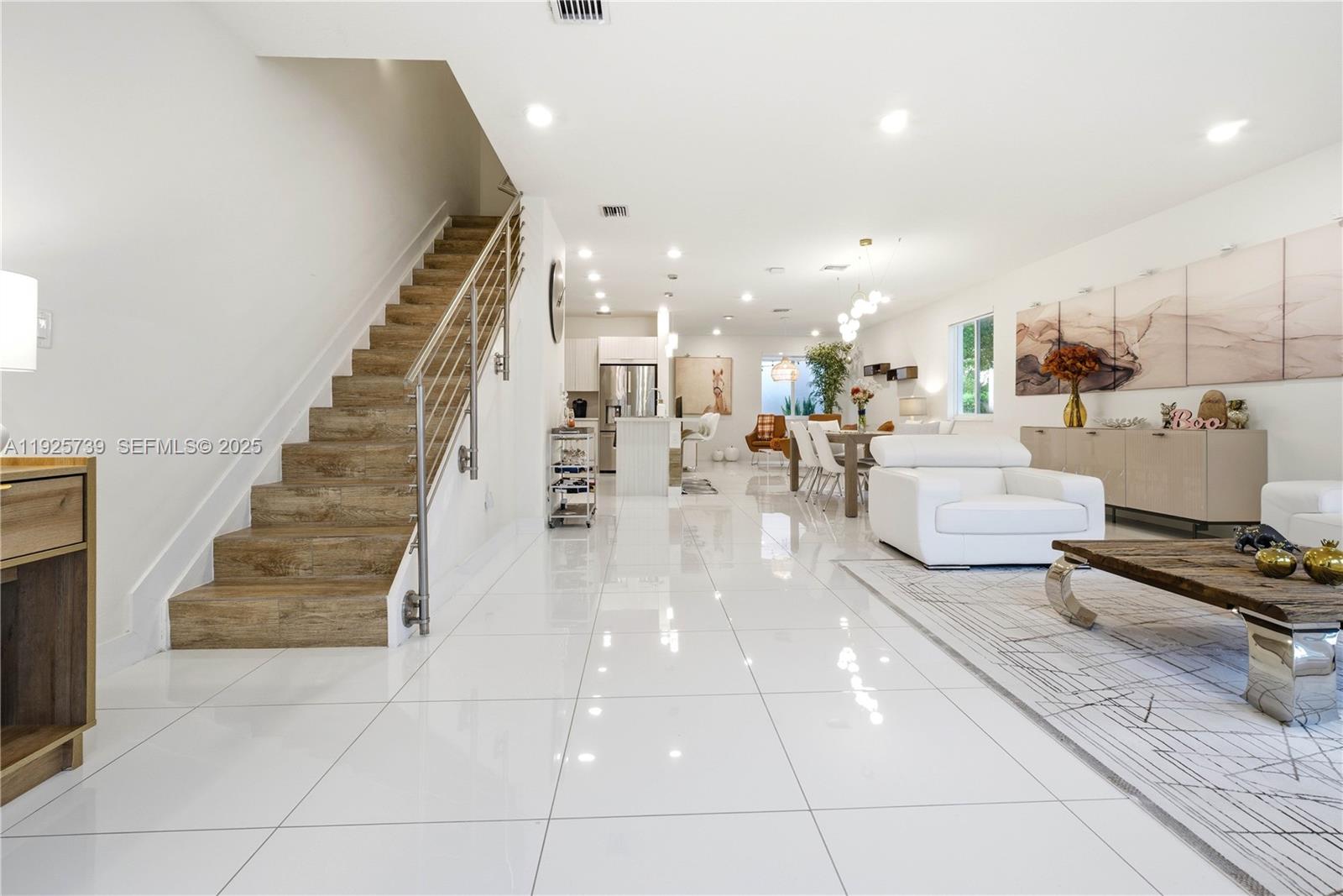 6611 Northwest 102nd Path Doral, FL 33178 - Photo 7 of 45