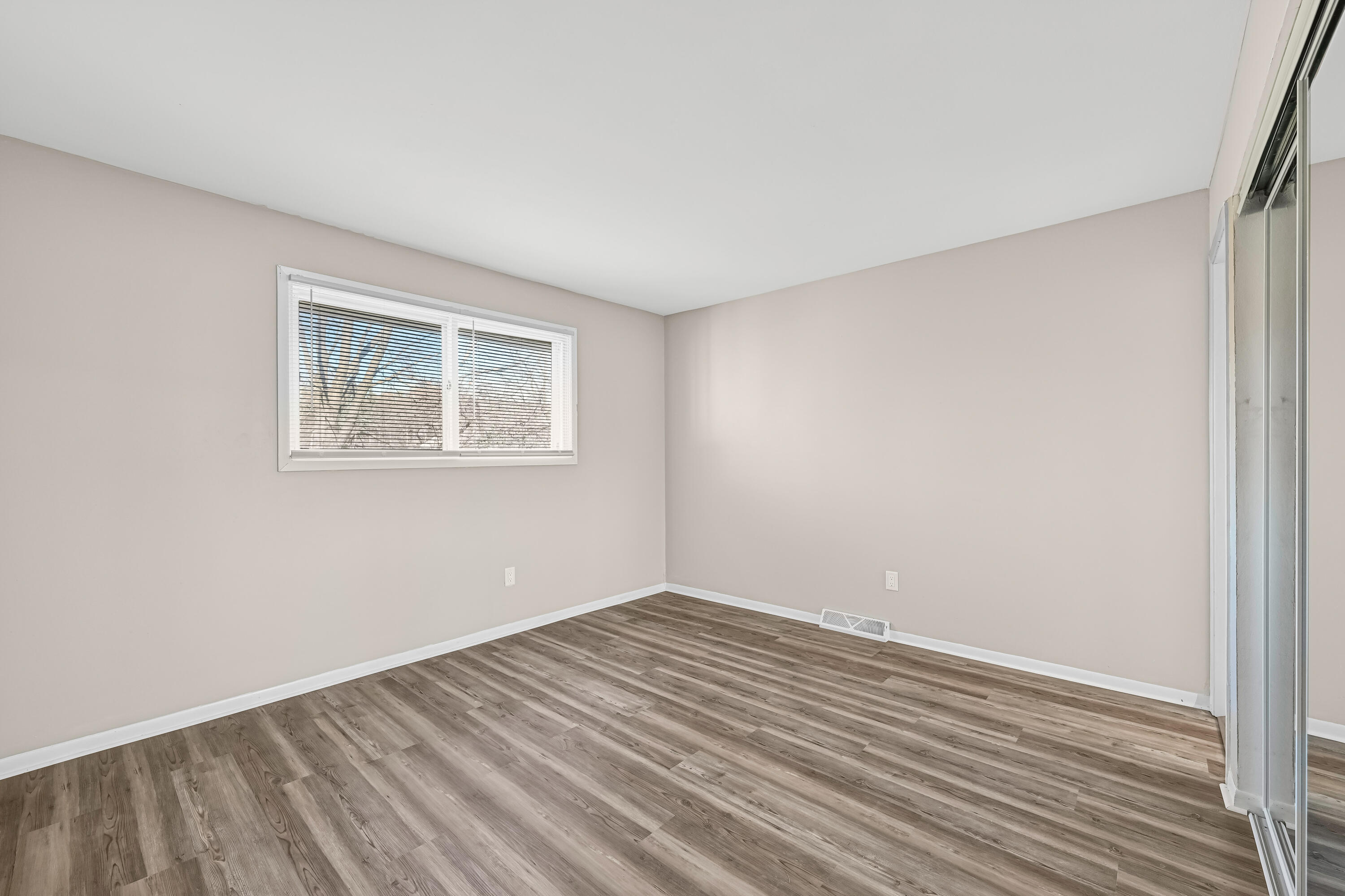 4812 Ridgeway Avenue Racine, WI 53406 - Photo 18 of 27 2nd Bedroom with NEW Flooring!