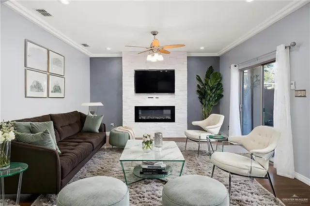 $2,350 | 2427 East 5th Street, Mission, TX 78572