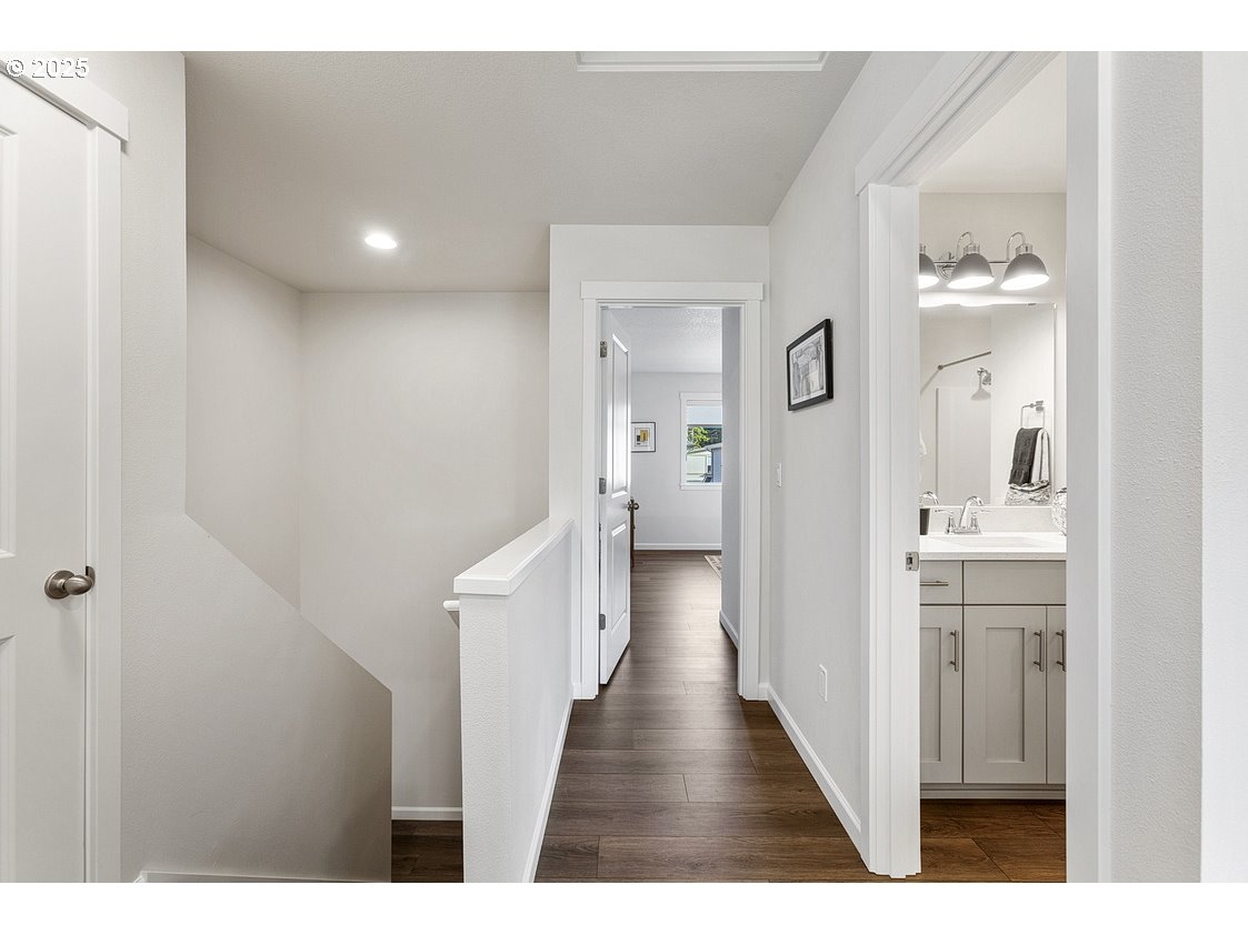 4520 Southeast Fleming Street Newport, OR 97366 - Photo 14 of 38