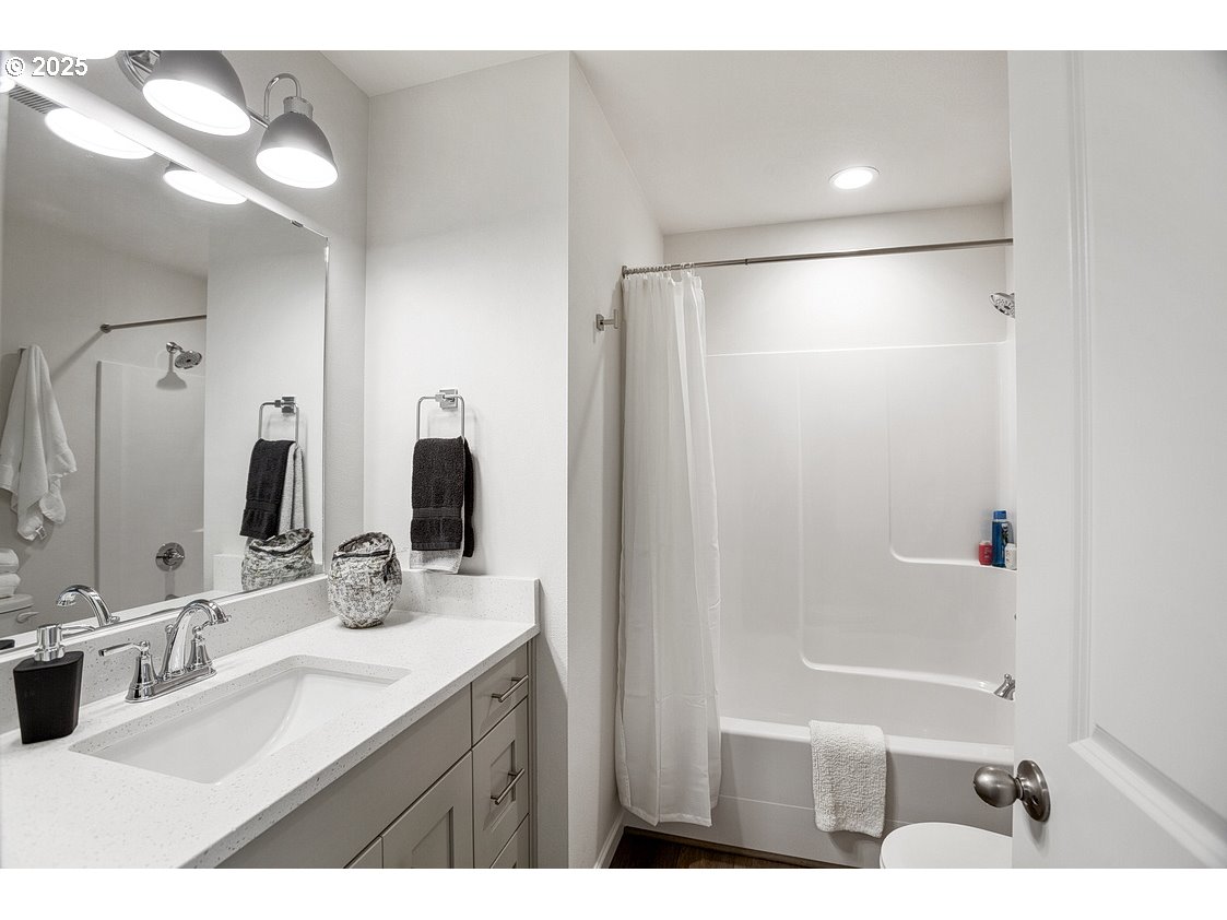 4520 Southeast Fleming Street Newport, OR 97366 - Photo 20 of 38