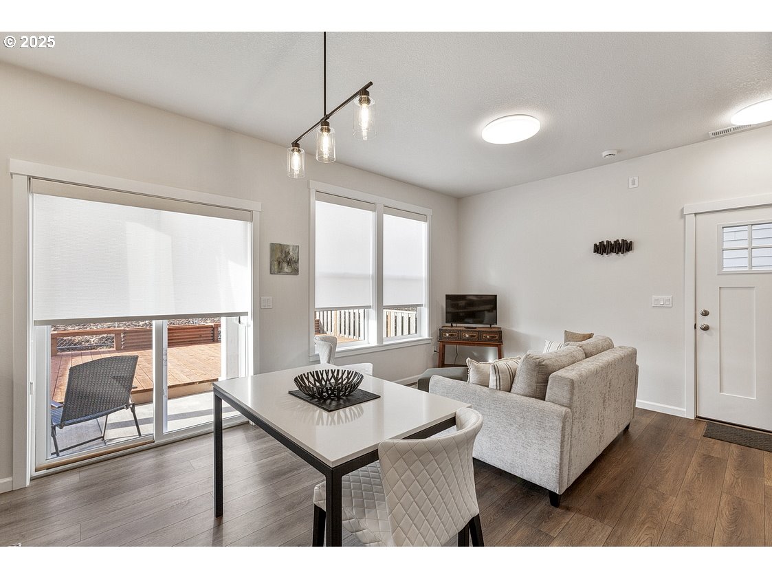 4520 Southeast Fleming Street Newport, OR 97366 - Photo 8 of 38