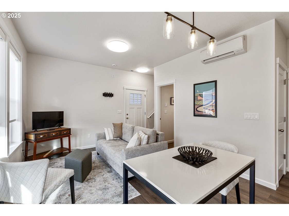 4520 Southeast Fleming Street Newport, OR 97366 - Photo 10 of 38