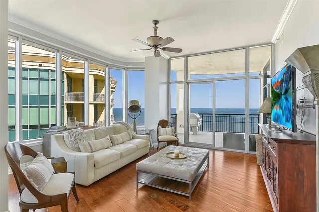 $10,000 | 801 East Beach Drive, Unit TW2704, Galveston, TX 77550