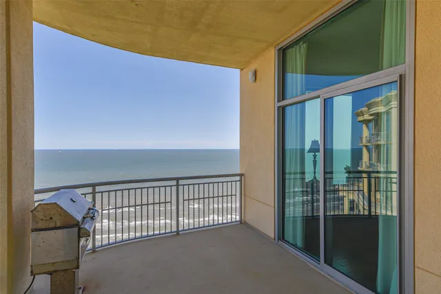 $10,000 | 801 East Beach Drive, Unit TW2704, Galveston, TX 77550