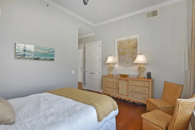 $10,000 | 801 East Beach Drive, Unit TW2704, Galveston, TX 77550